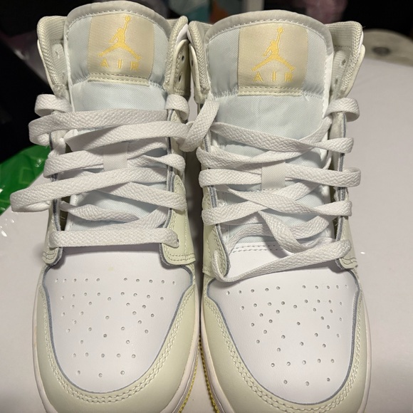 Kids Nike White and Yellow Air Jordan Sneakers - Picture 7 of 8